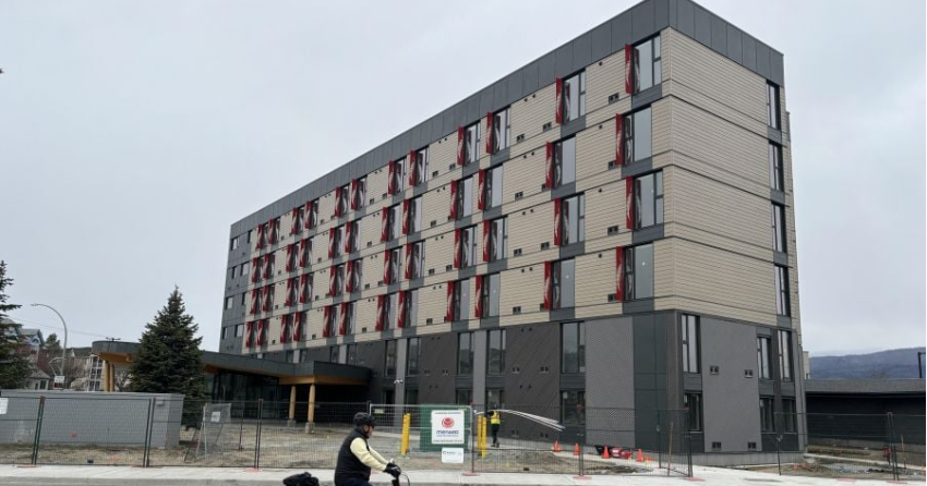 <who> Photo Credit: NowMedia </who> The new student housing building at OC.